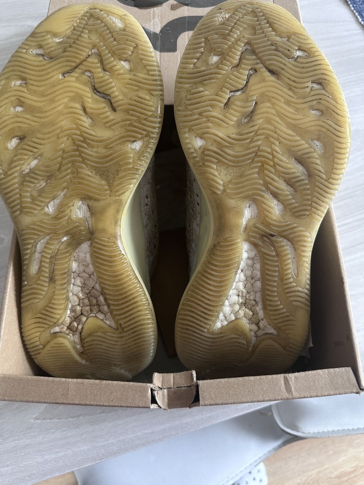 Adidas × Yeezy Yeezy 380 Calcite Glow Size US 9 / EU 42 - 6 Thumbnail