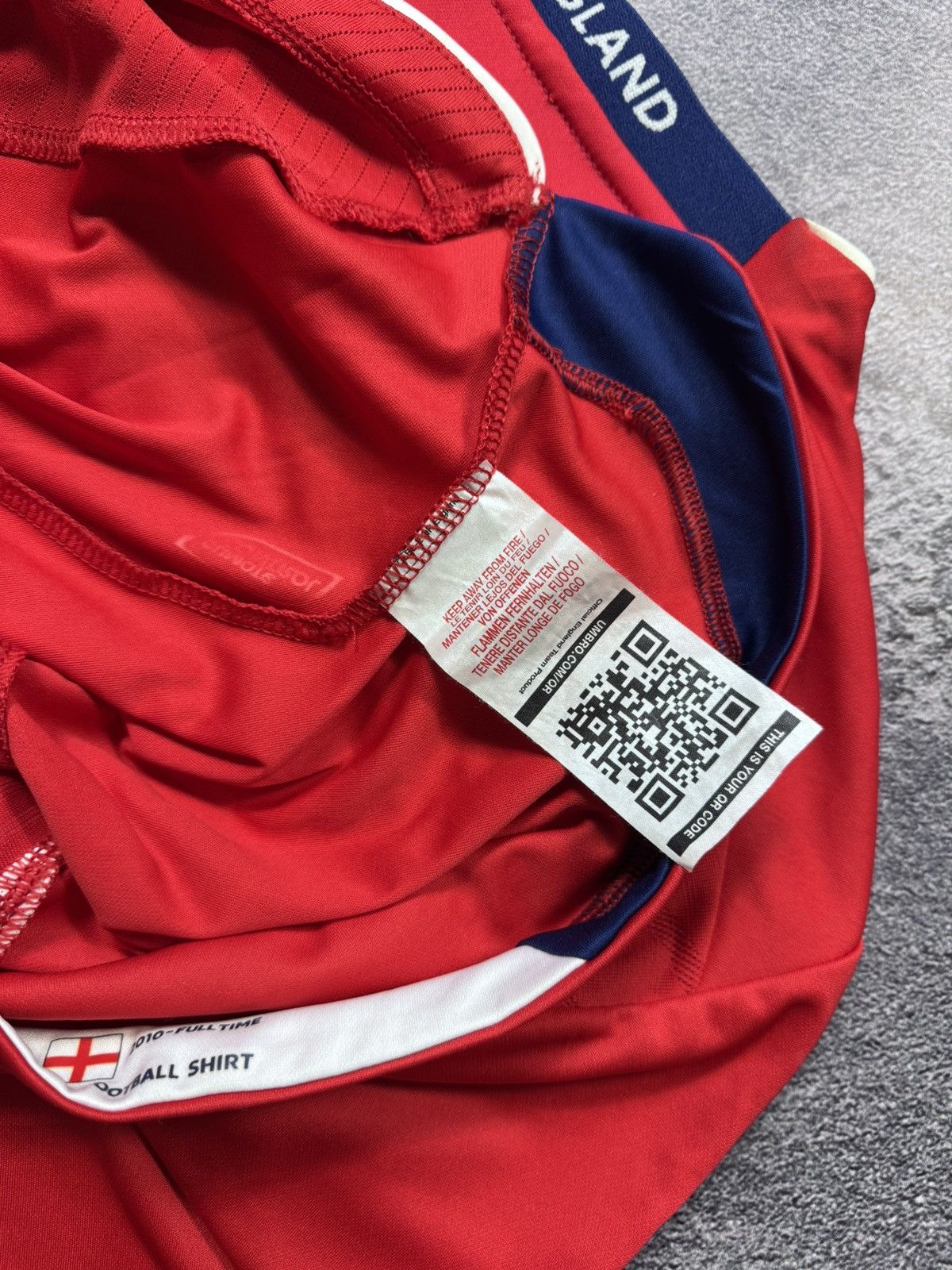 Umbro England 2008-2010 Away Football Shirt — Red Size US XL / EU 56 / 4 - 6 Thumbnail
