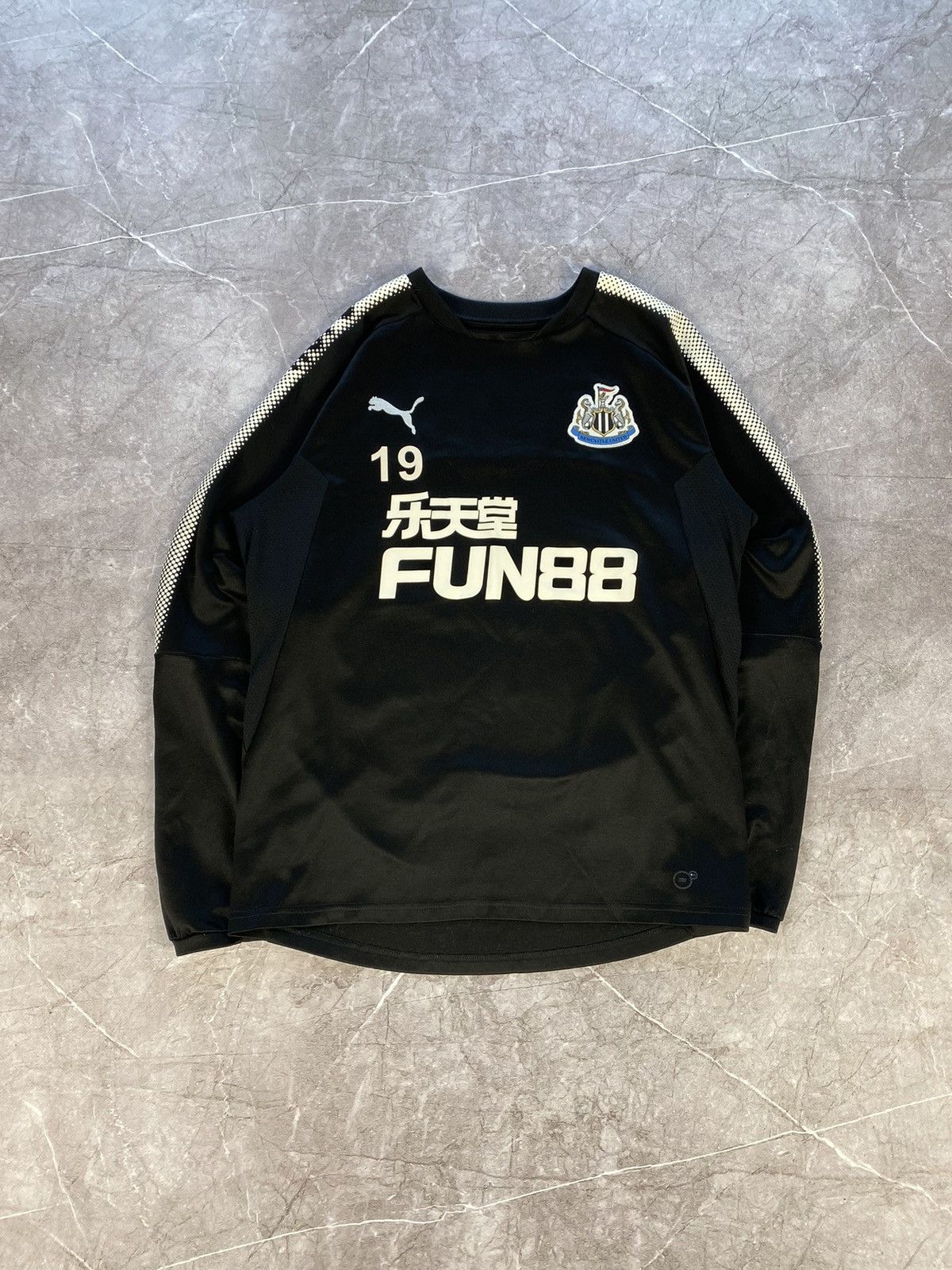 Puma × Vintage Puma Newcastle 2017-2018 Training Soccer Sweatshirt Size US M / EU 48-50 / 2 - 2 Thumbnail
