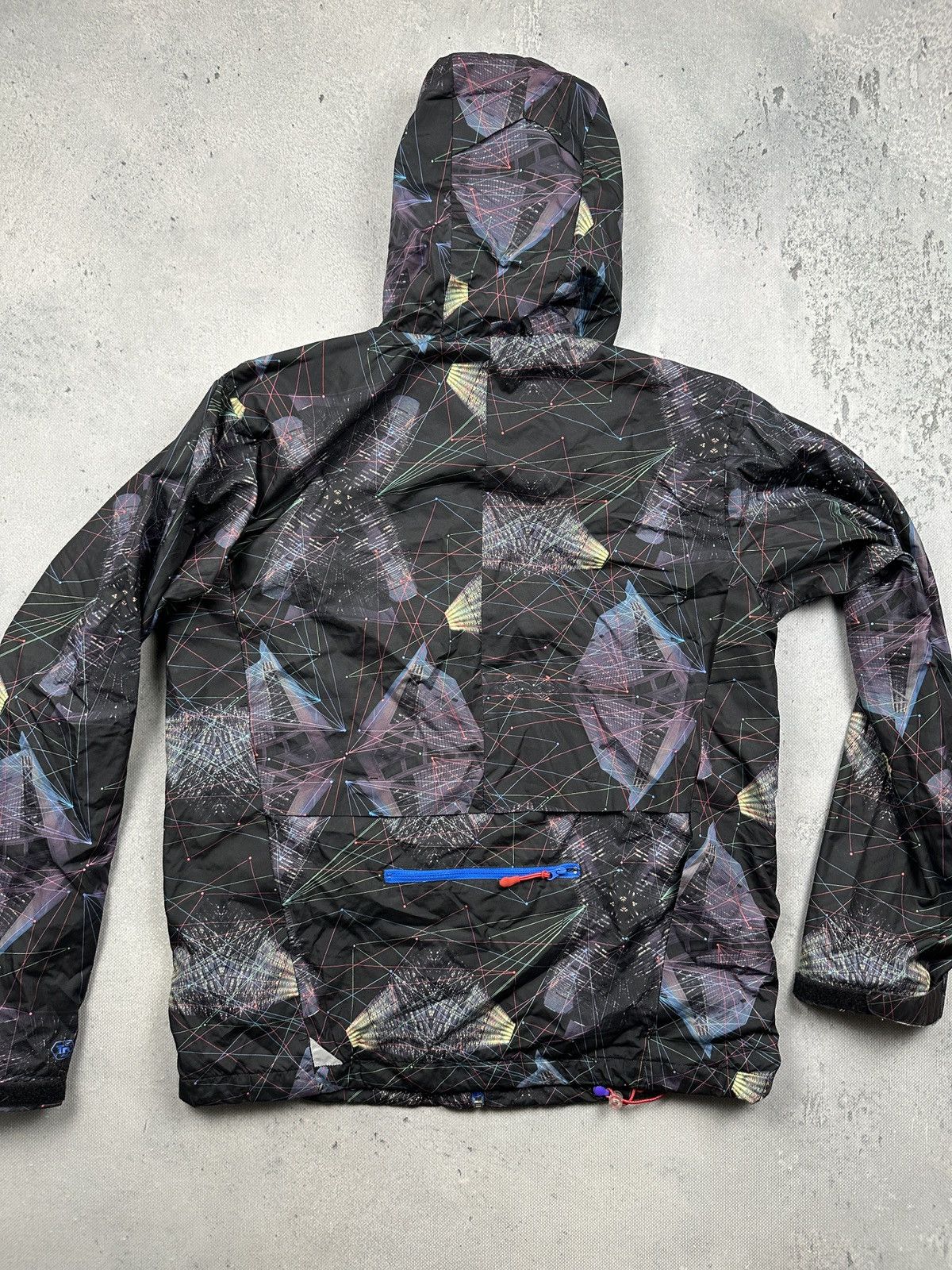 Nike Vintage Nike TN Windbreaker Jacket Abstract Graphic Rare 90s Size US M / EU 48-50 / 2 - 2 Thumbnail