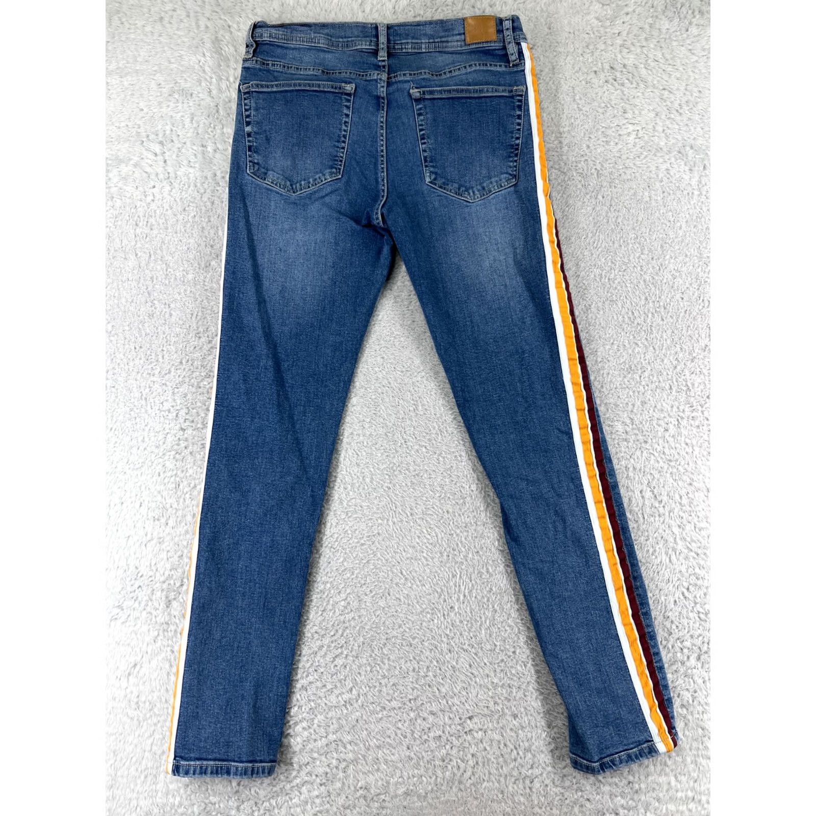Bdg BDG Jeans Women 26 Blue Dark Wash Denim Flare Mid Rise 23x24 Cotton Blend 5-Pocket Zipper Distressed Stretch Jeans Mens Womens Boys Girls Size 26" / US 2 / IT 38 - 2 Thumbnail
