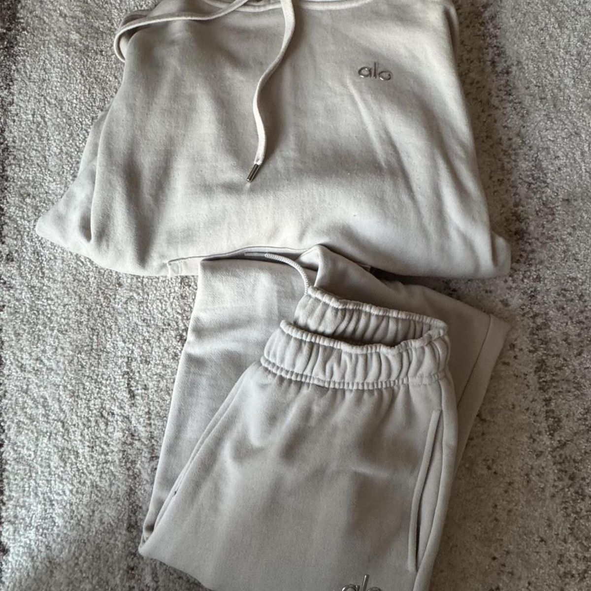 Alo Brand new Alo set! | Grailed