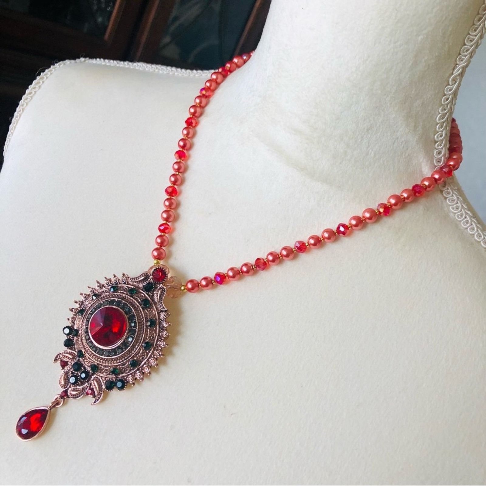Handmade Handcrafted repurpose rivoli rose gold Pearl necklace Size ONE SIZE - 4 Thumbnail