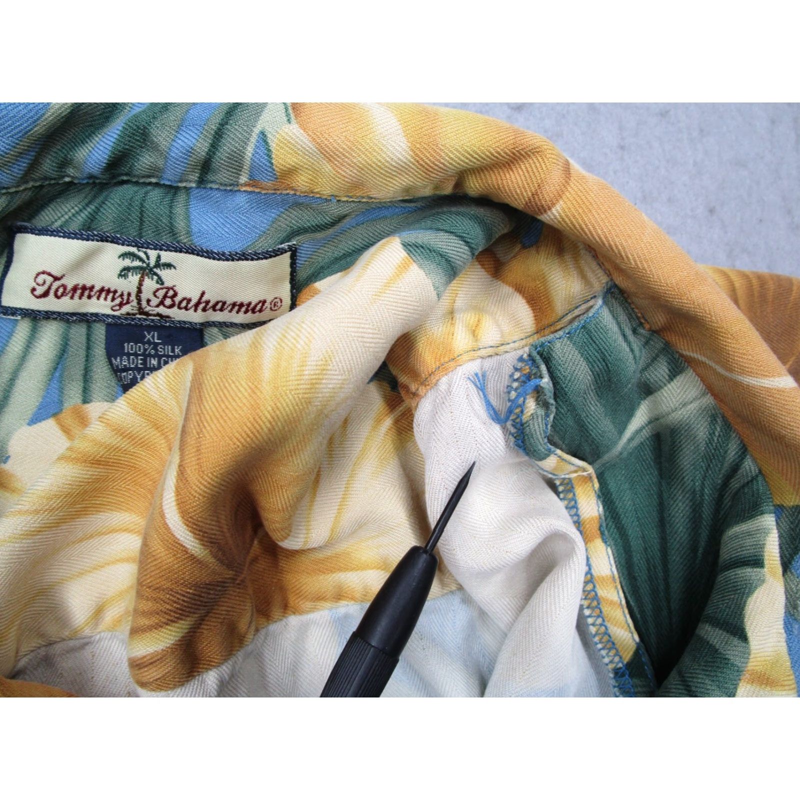Tommy Bahama TOMMY BAHAMA Shirt Mens XL Yellow Floral Button-Up Silk Hibiscus Short Sleeve Casual Beach Hawaiian Pocket Shirt Size US XL / EU 56 / 4 - 5 Thumbnail