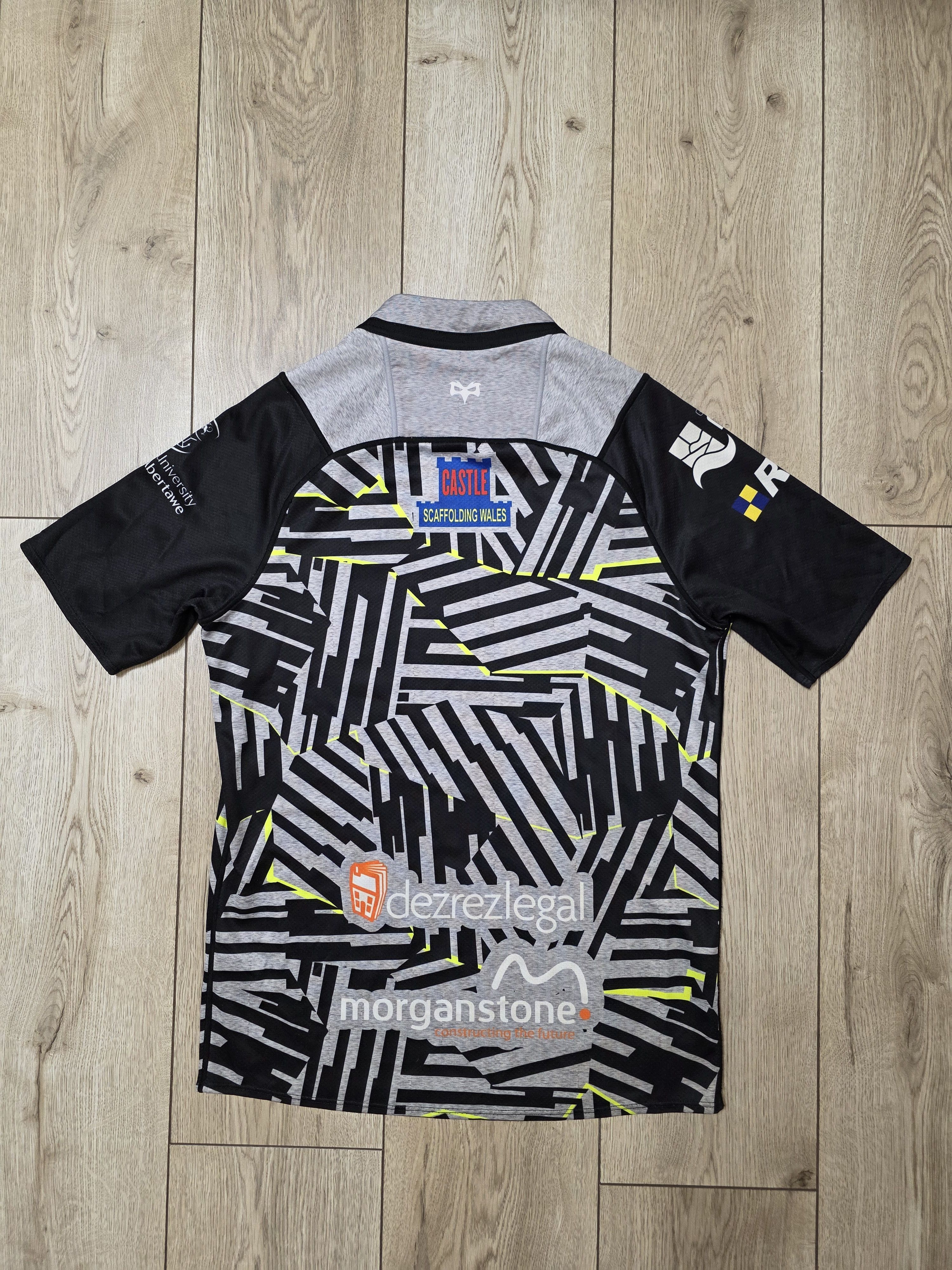 Canterbury of New Zealand OSPREYS RUGBY JERSEY 2018 WALES RUGBY JERSEY RUGBY SHIRT Size US S / EU 44-46 / 1 - 2 Thumbnail