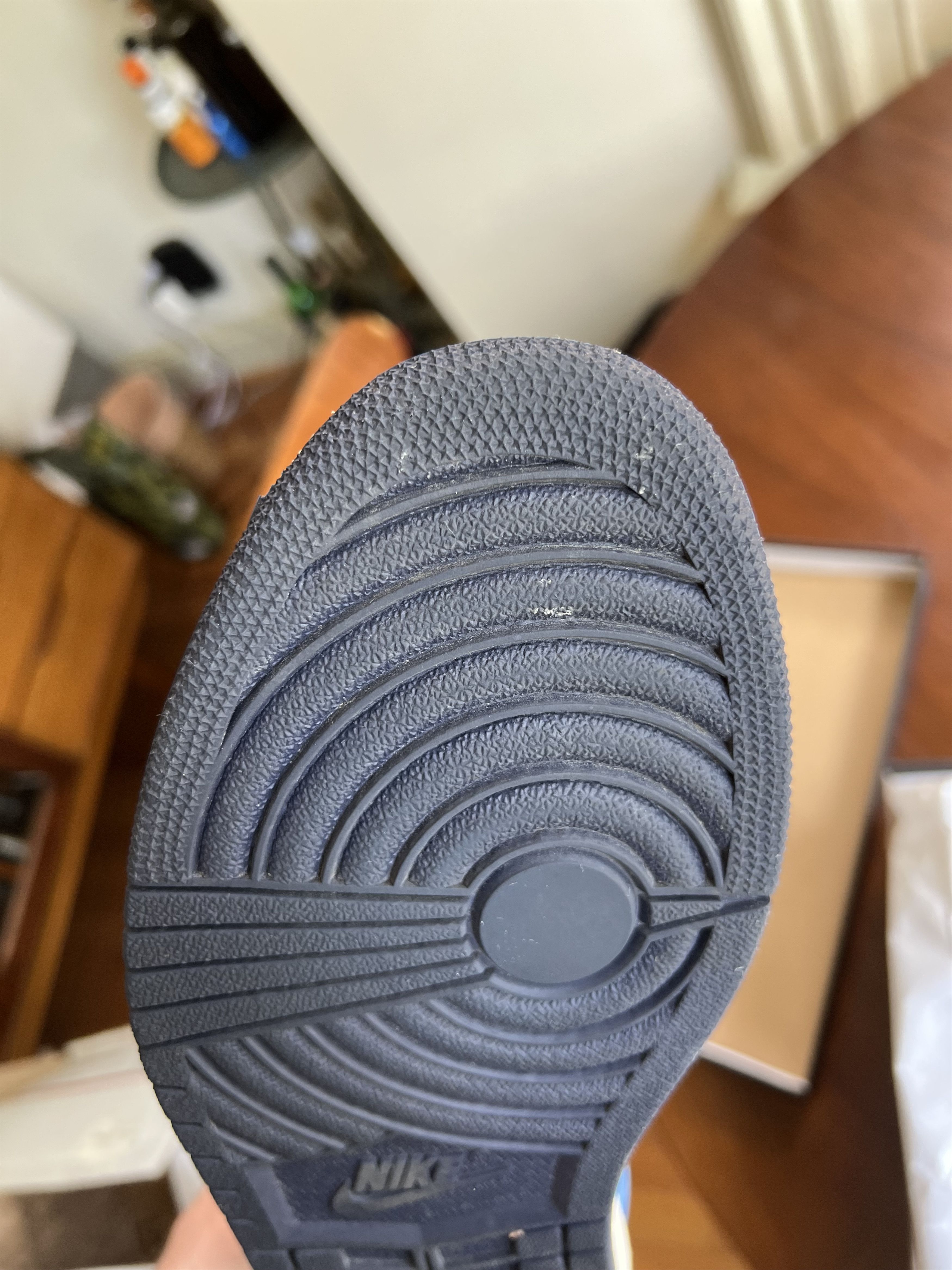 Nike Air Jordan 1 Osbidian Size US 11 / EU 44 - 3 Thumbnail