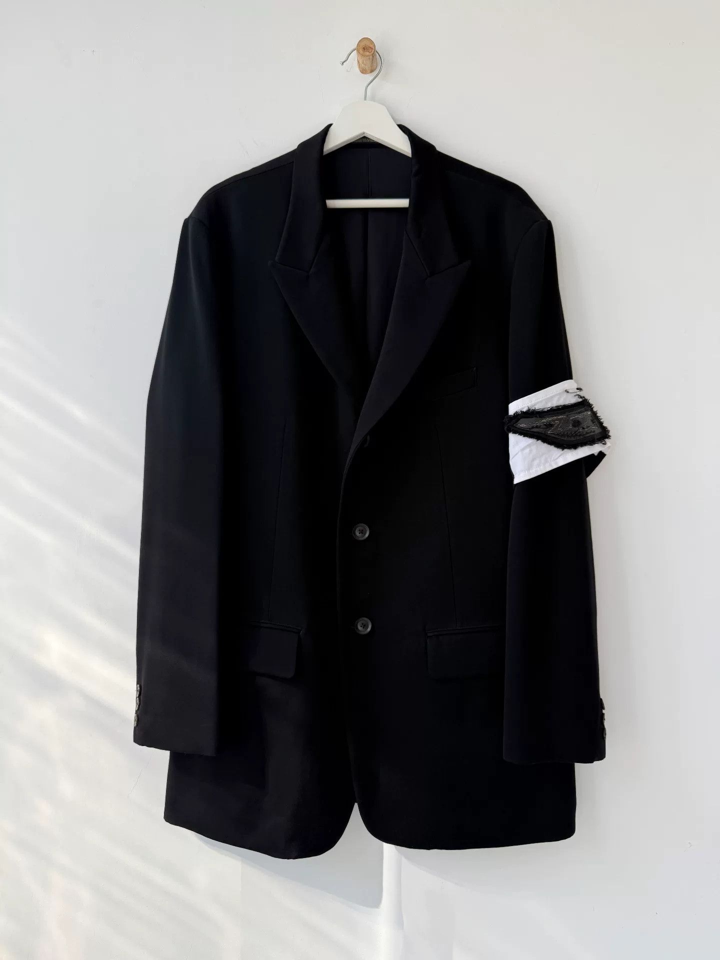Yohji Yamamoto black wool suit jacket with white detail Size US M / EU 48-50 / 2 - 1 Thumbnail