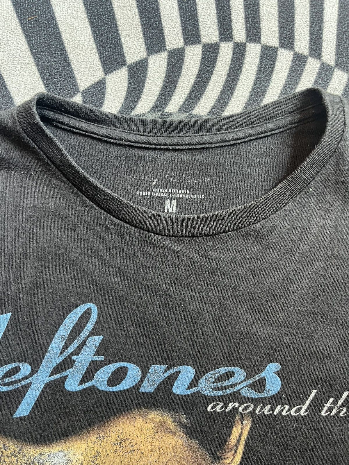 Band Tees Deftones around the fur reprint Album 1997’s Band tshirt Size US M / EU 48-50 / 2 - 4 Thumbnail