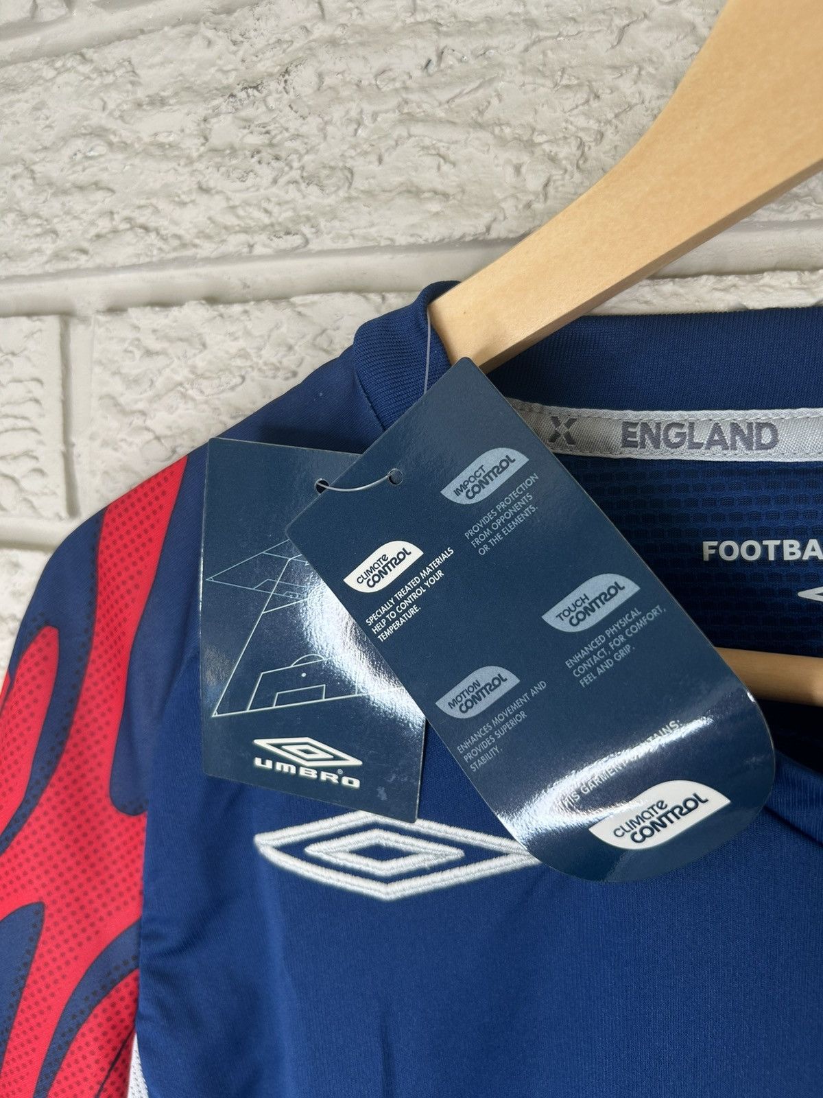 Umbro Vintage Umbro England 2005 Training Jersey Size US L / EU 52-54 / 3 - 10 Thumbnail