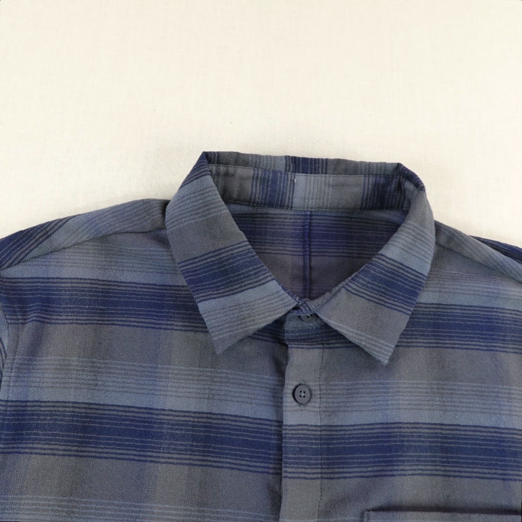 Lululemon Lululemon Shirt Mens Medium Blue Gray Plaid Masons Peak Flannel Button Up Work Size US M / EU 48-50 / 2 - 2 Thumbnail