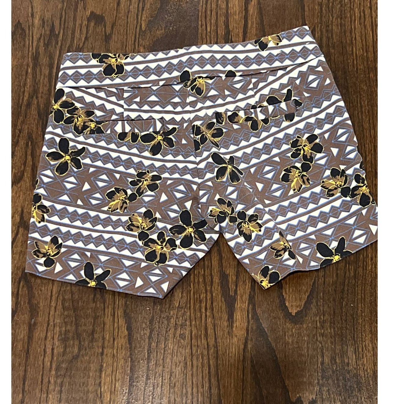 J.Crew J.Crew Shorts Stretch Size 00 side Zipper Pockets Geo Floral Size 24" / US 00 / IT 34 - 3 Thumbnail