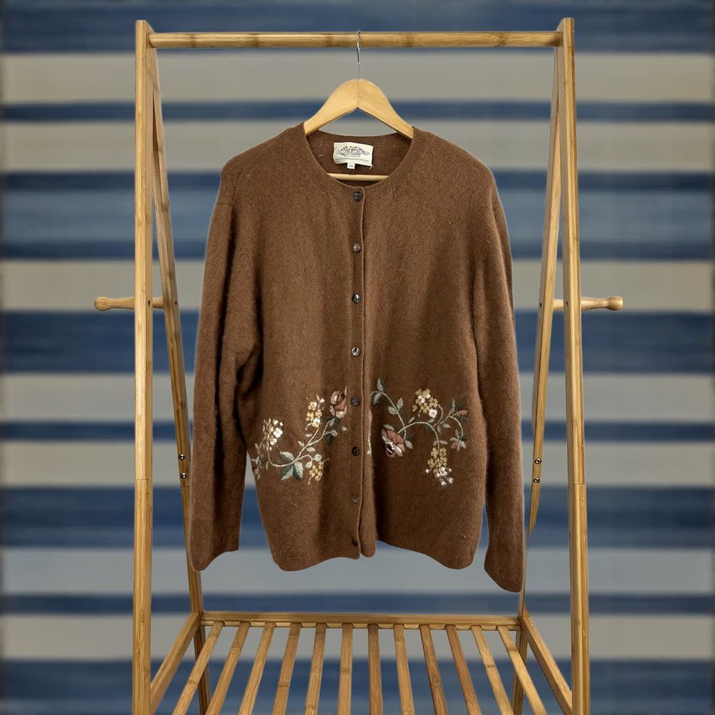 Vintage VTG Susan Bristol Rabbit Hair Embroidered Floral Fuzzy Cardigan Sweater Size 3W Brown Womens Cardigan 3W Wool 90s Style Size XS / US 0-2 / IT 36-38 - 1 Thumbnail