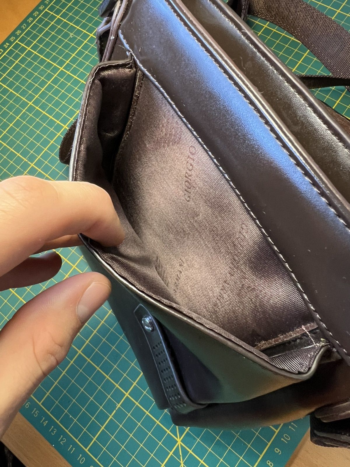 Giorgio Armani Giorgio Armani leather crossbody flap bag Size ONE SIZE - 9 Thumbnail