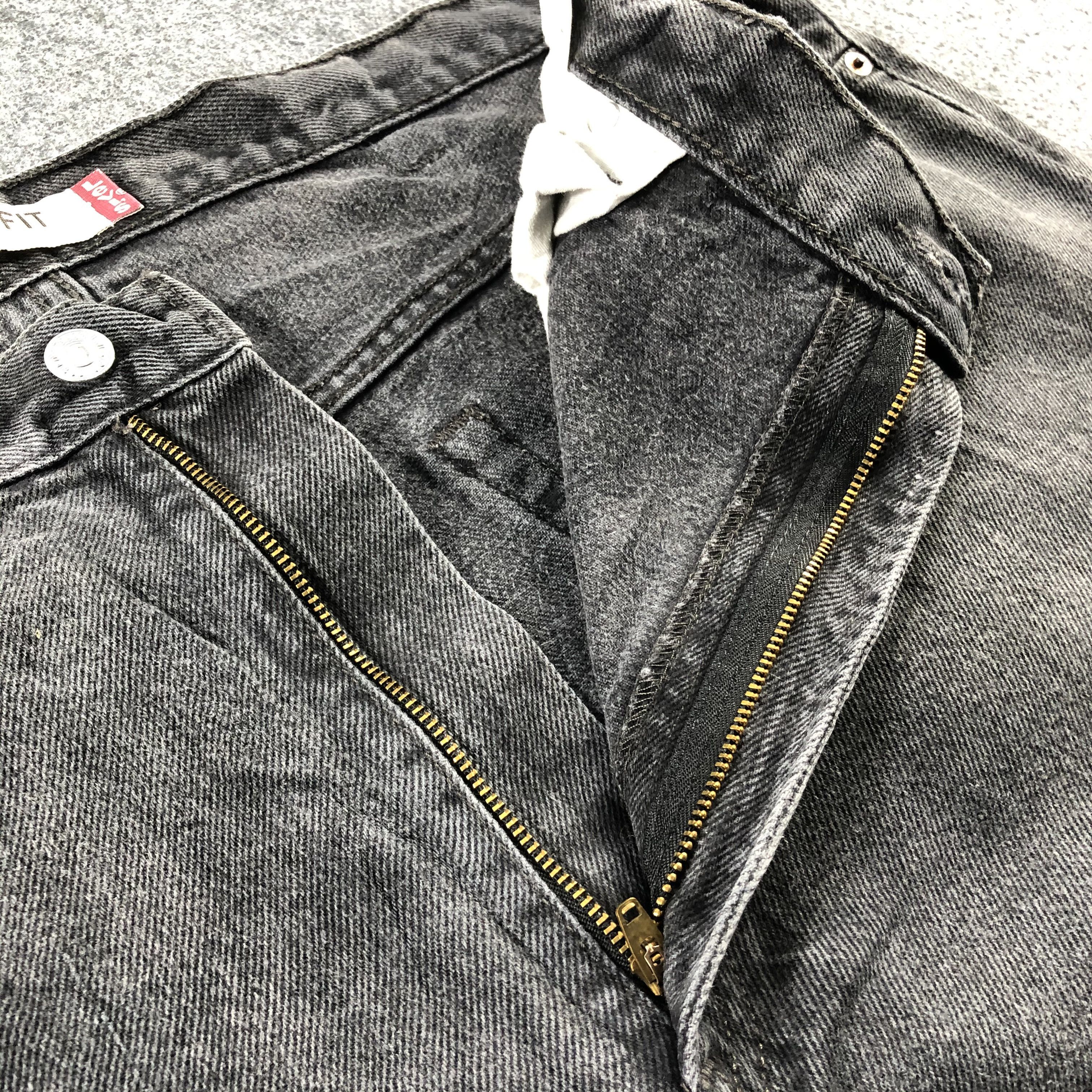 Levi's Vintage Faded Black Levis 505 Jeans-J2580 Size US 39 - 8 Thumbnail