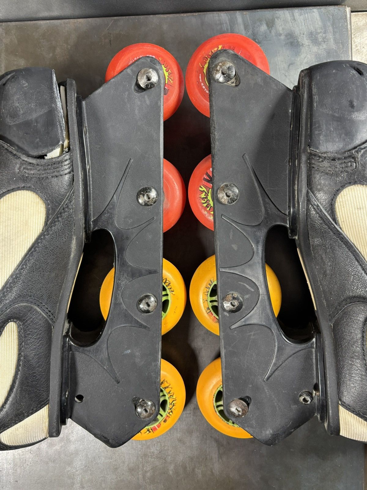 Nike 1990s Nike Zoom Air Agitate Vintage Rollerblade InLine Skate Size US 7 / EU 40 - 14 Thumbnail