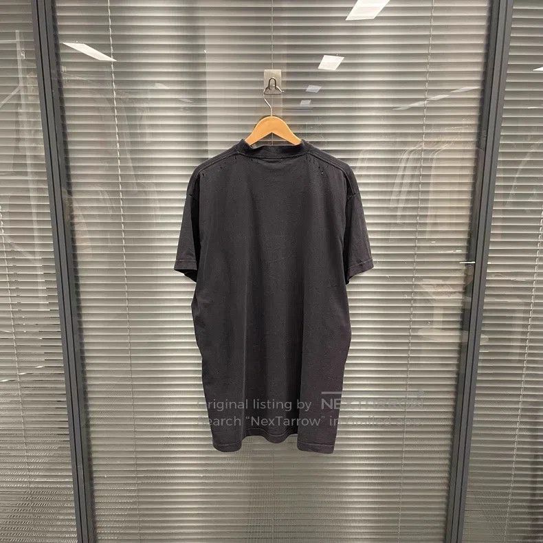 Balenciaga Balenciaga Letter Print Crew Neck Short Sleeve Size US S / EU 44-46 / 1 - 2 Thumbnail