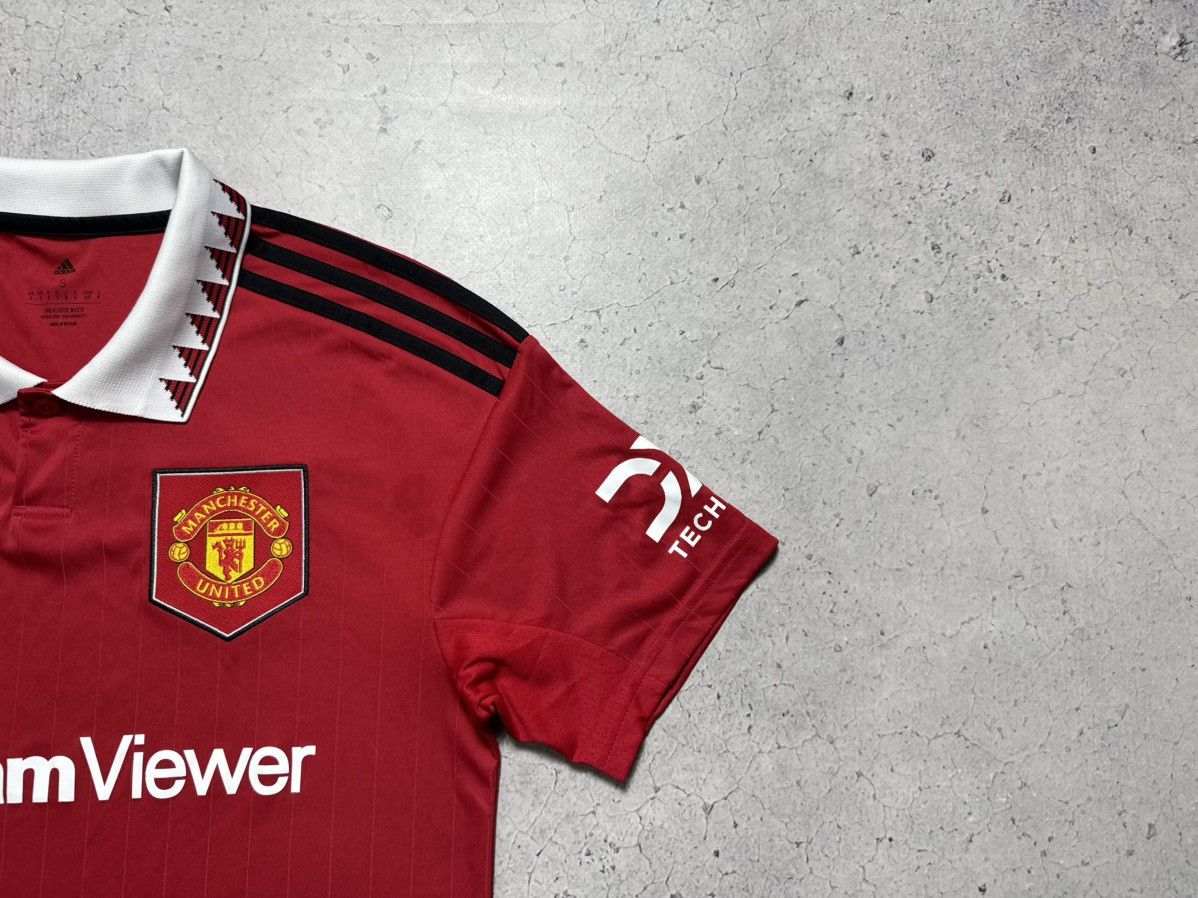 Adidas Adidas FC Manchester United 2022/2023 Vintage Soccer Jersey Size US S / EU 44-46 / 1 - 3 Thumbnail