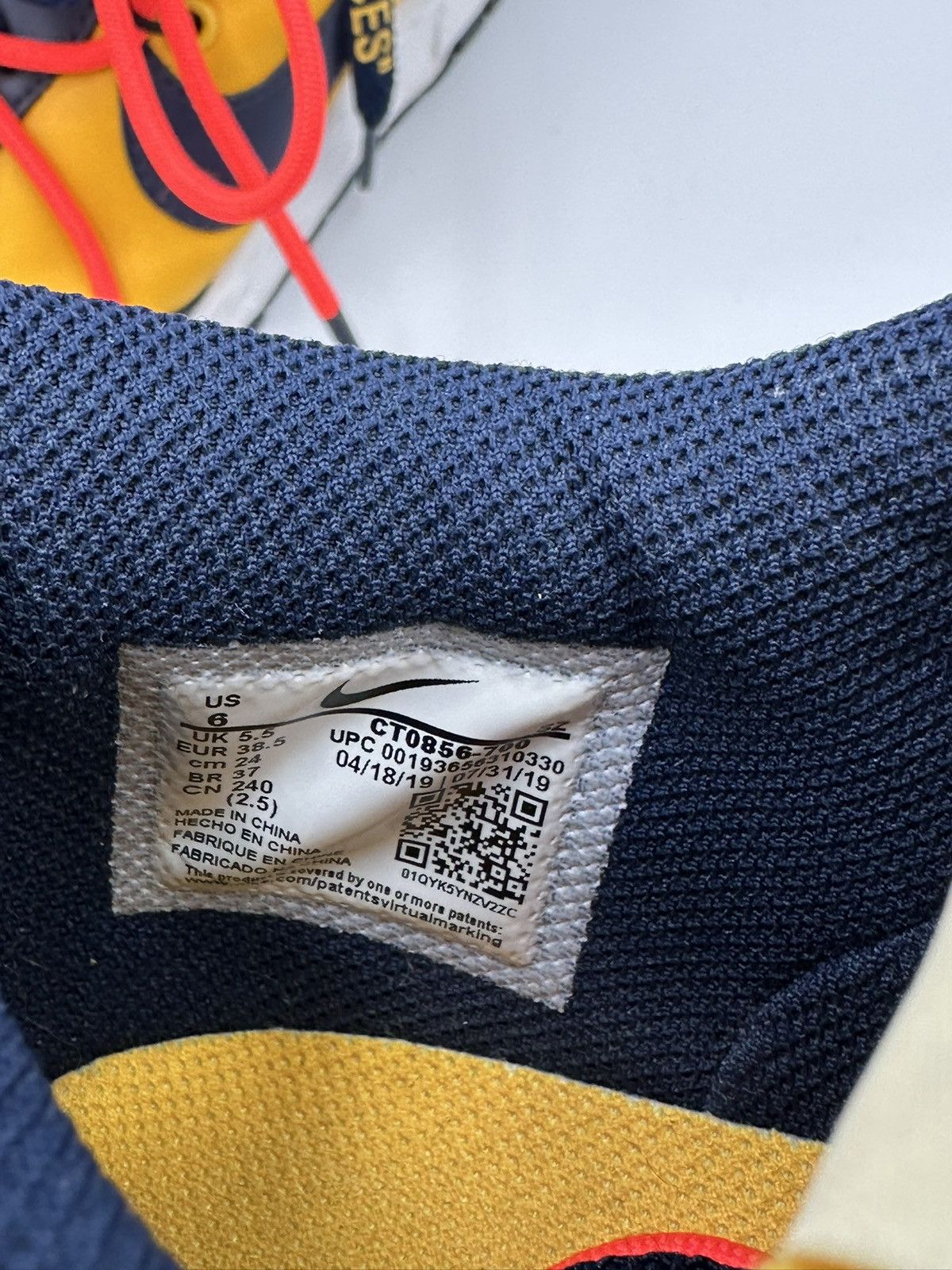 Nike × Off-White Nike Dunk Low Off White University Gold Size US 6 / EU 39 - 10 Thumbnail