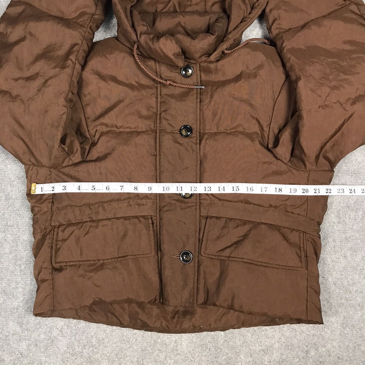 Japanese Brand × Jun Takahashi UNIQLO PUFFER WOMAN JACKET Size S / US 4 / IT 40 - 10 Thumbnail