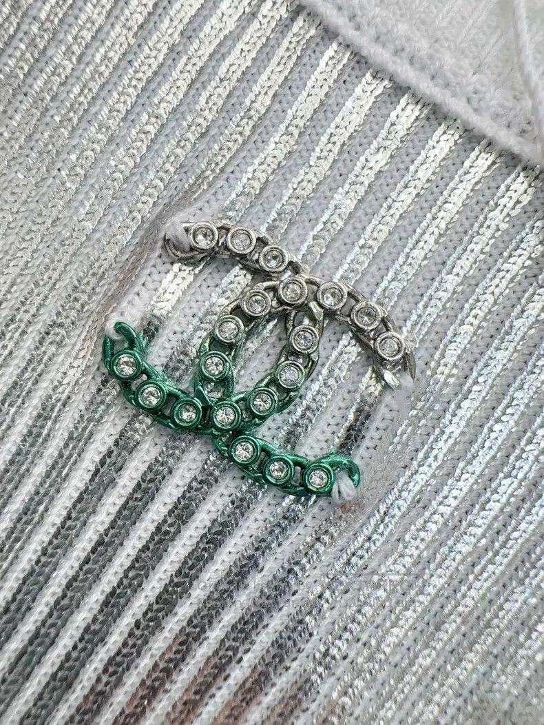 Chanel Chanel 25C bright silver stitching green edge knitted shor Size XS / US 0-2 / IT 36-38 - 5 Thumbnail