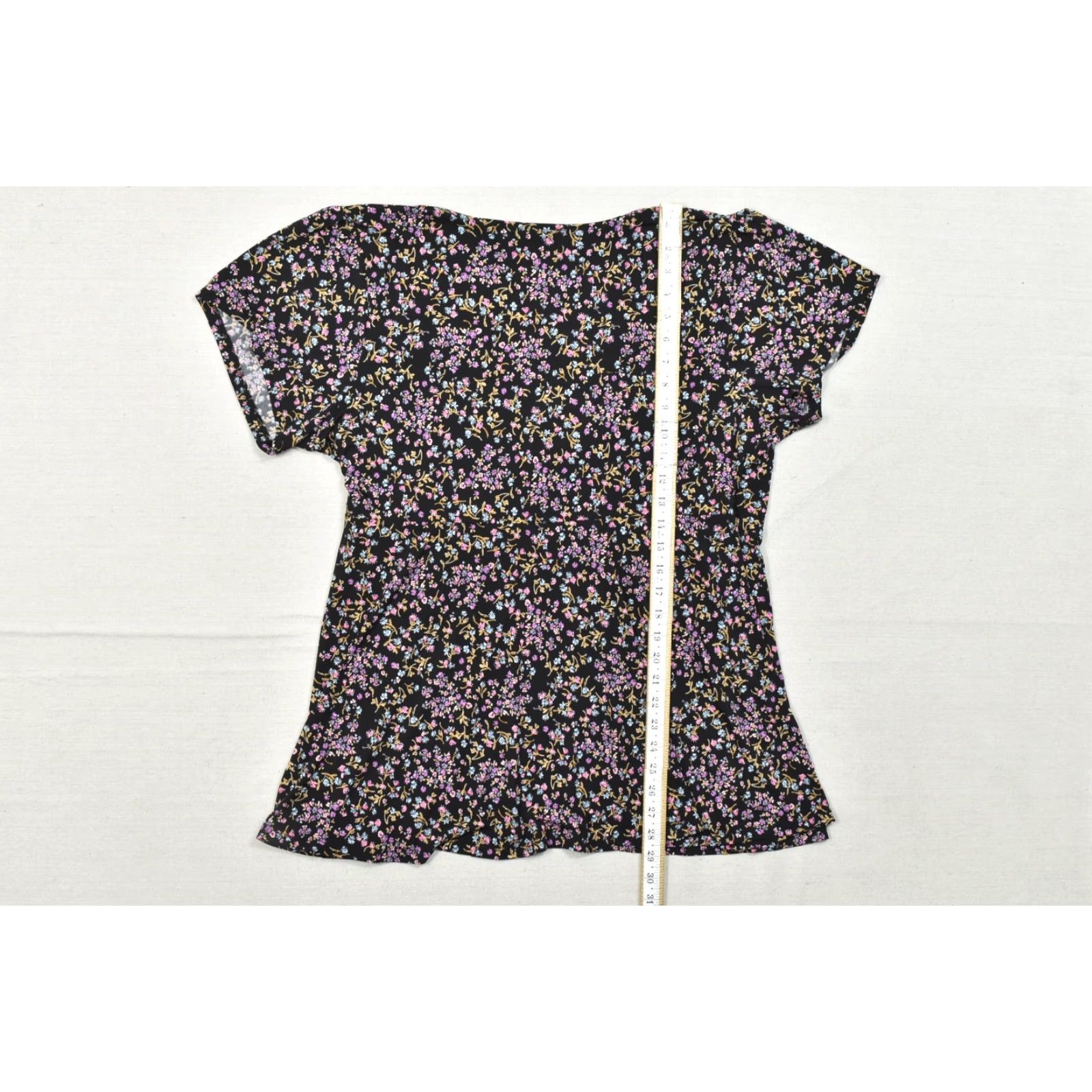Torrid Torrid Blouse Womens Plus Size 3 Black Floral Short Sleeve V-Neck Polyester Top Casual Spring Summer Fall Mens? Size XS / US 0-2 / IT 36-38 - 4 Thumbnail