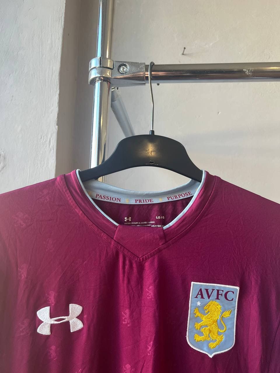 Under Armour 2017/18 ASTON VILLA HOME SOCCER JERSEY FOOTBALL SHIRT SIZE L Size US L / EU 52-54 / 3 - 4 Thumbnail