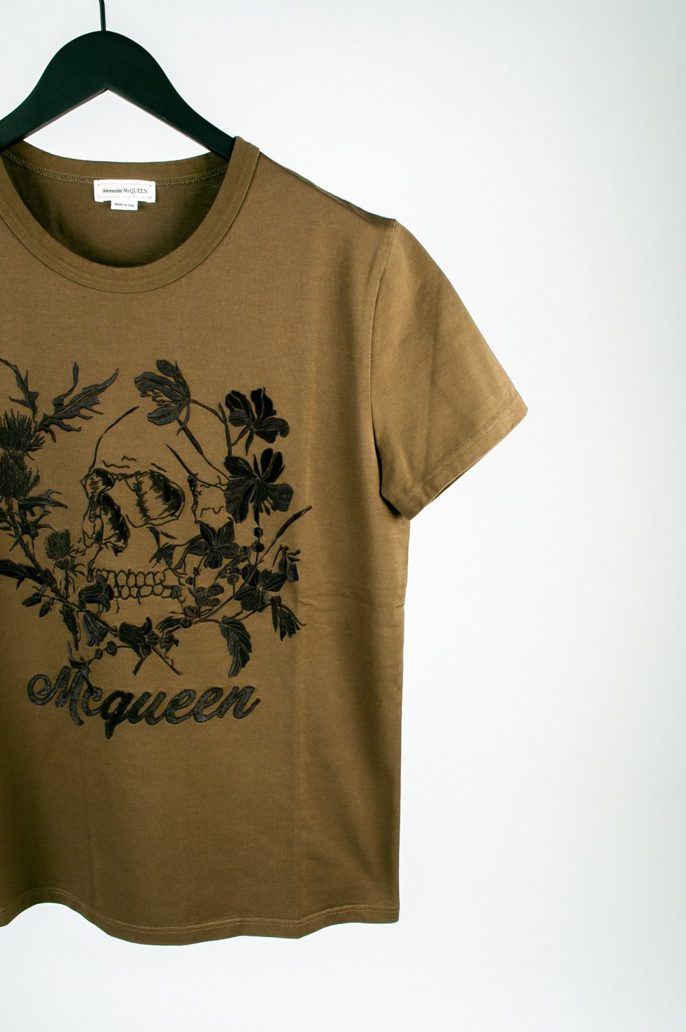 Alexander McQueen Alexander Mcqueen Skull Khaki Men T Shirt Size M MCQT1 Size US M / EU 48-50 / 2 - 2 Thumbnail
