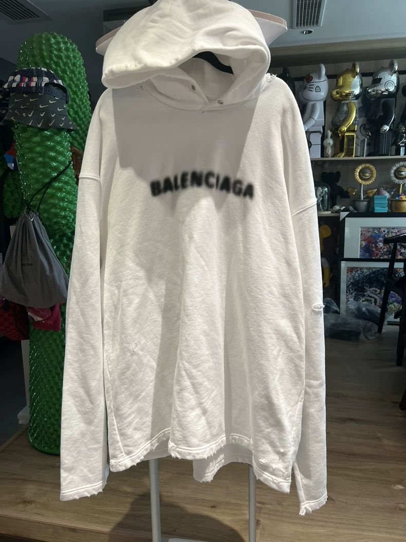 Balenciaga Balenciaga White Fuzzy Letter Hoodie Size US XS / EU 42 / 0 - 1 Thumbnail