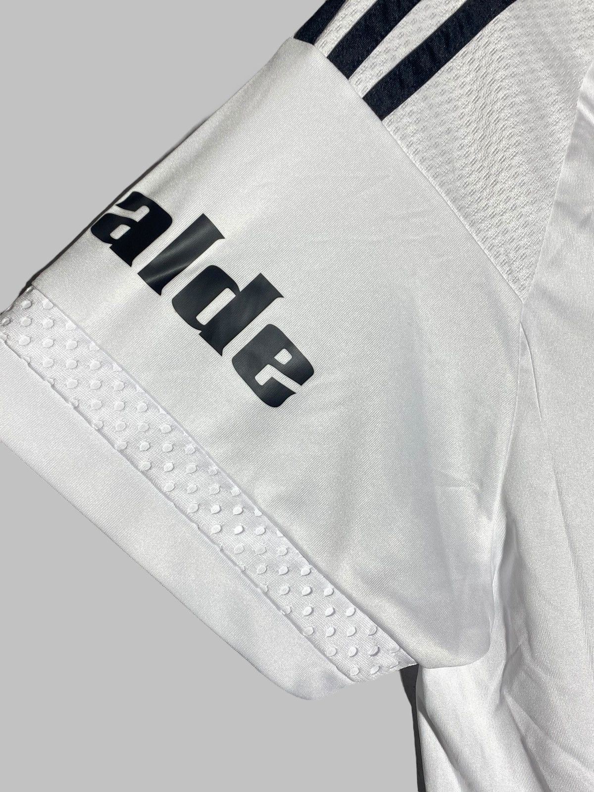 Adidas Adidas Besiktas FC 2015/16 Home Football Shirt Vodafone Size US M / EU 48-50 / 2 - 5 Thumbnail