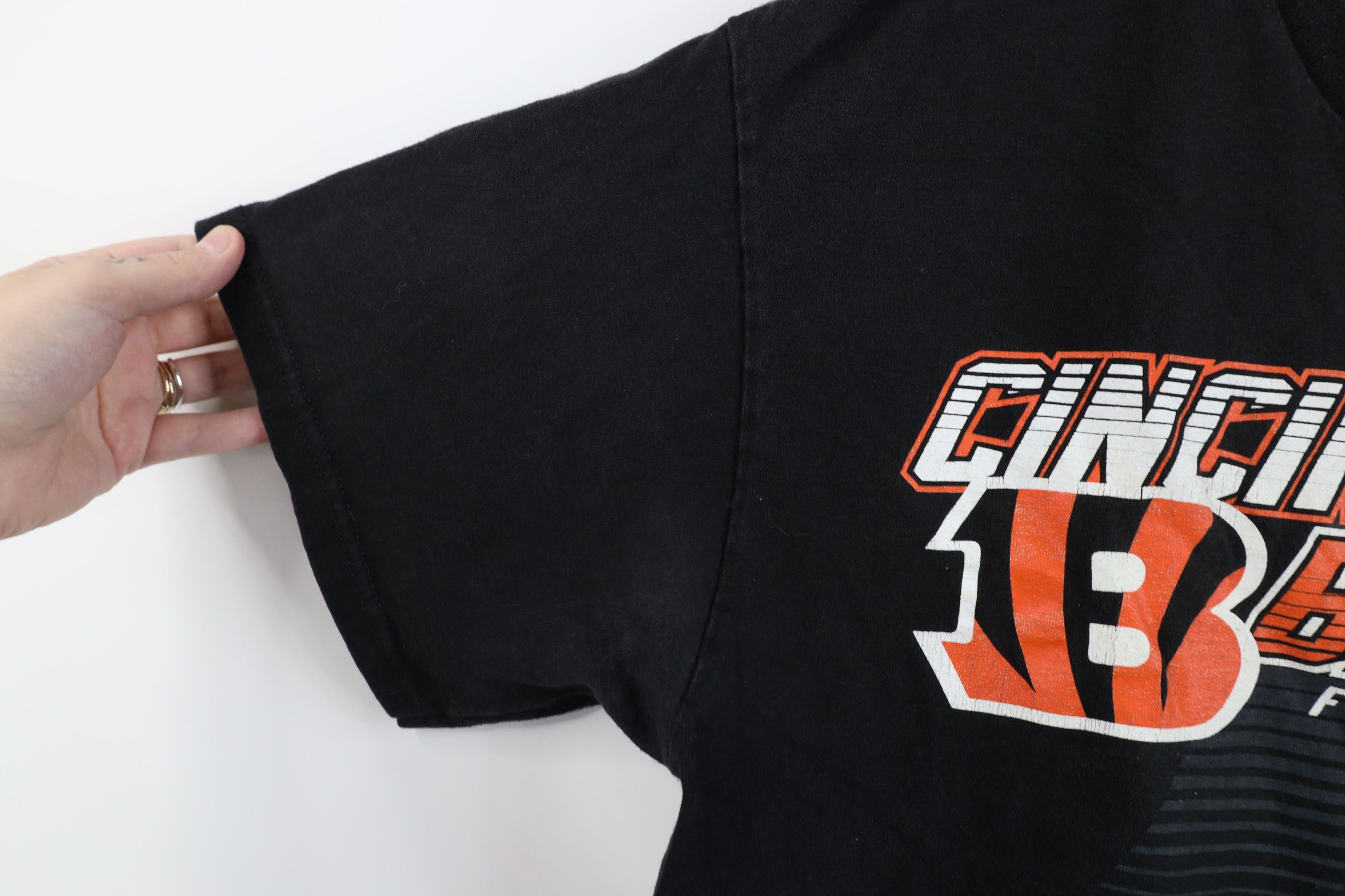 Vintage Y2K NFL Spell Out Cincinnati Bengals Football T-Shirt Size US L / EU 52-54 / 3 - 8 Thumbnail