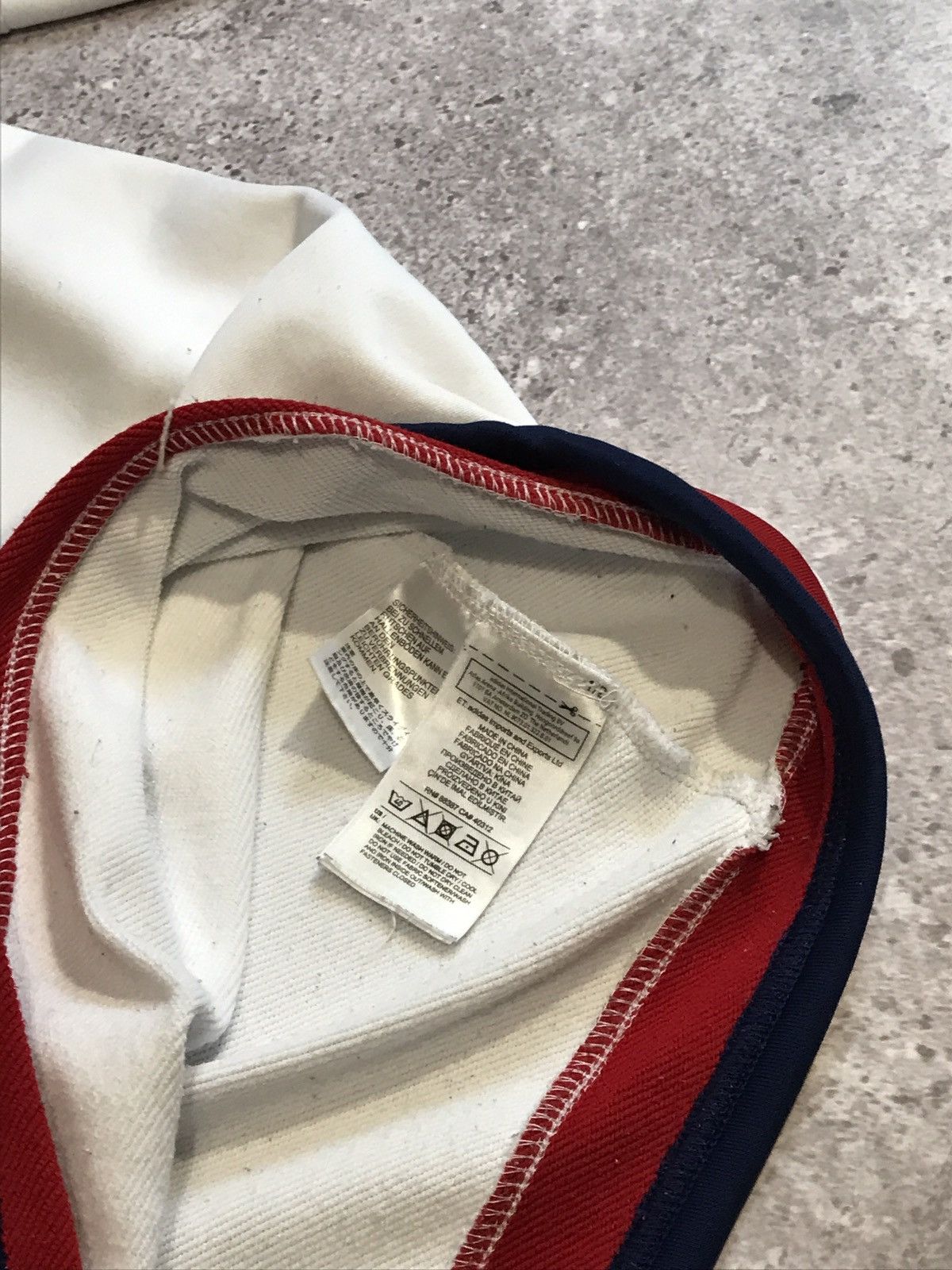 Adidas Vintage Sweatshirt Adidas Manchester United Big Logo Faded Size US M / EU 48-50 / 2 - 6 Thumbnail
