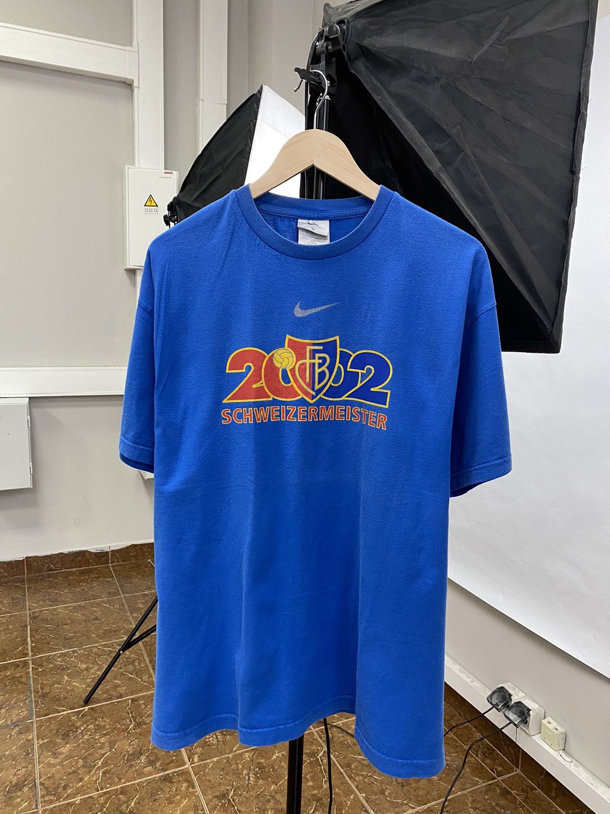 Nike 🇨🇭 Vintage 2002 Nike Basel Football Jersey T-Shirt rare Y2K Size US XL / EU 56 / 4 - 1 Thumbnail