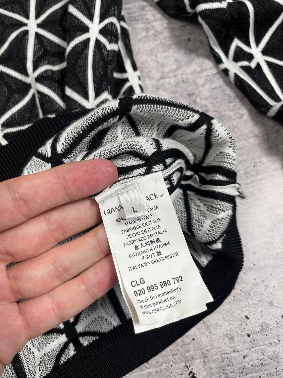 Versace Vintage Versace Collection V Neck Logo Sweater Y2K Size US L / EU 52-54 / 3 - 6 Thumbnail
