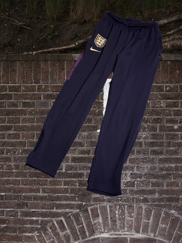 Nike Nike England Soccer Joggers Pants Y2K Streetwear Size US 32 / EU 48 - 1 Thumbnail