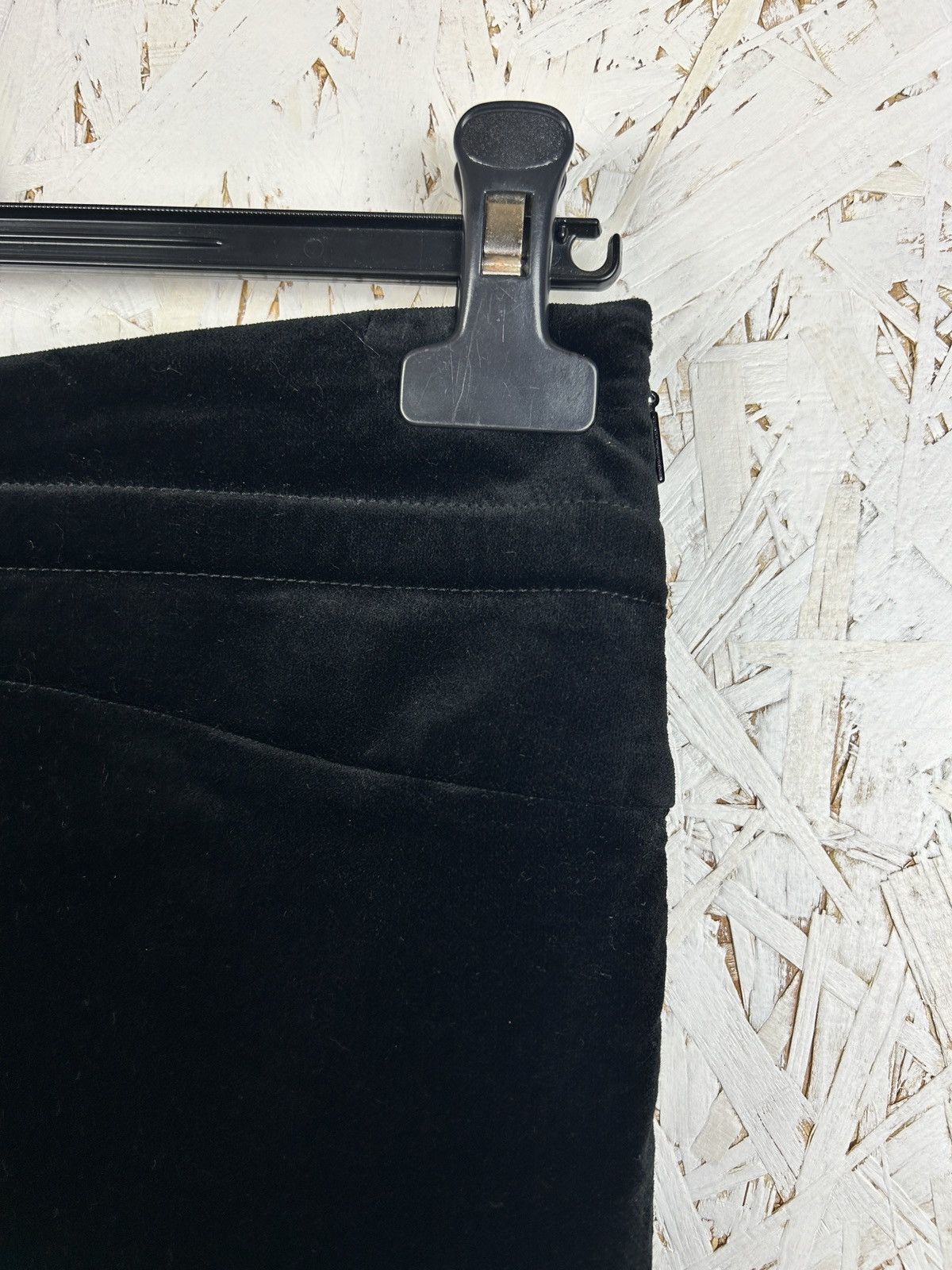 Gucci Vintage Gucci 2005 Velvet Velour Midi Pencil Skirt Black 40 Size 27" / US 4 / IT 40 - 3 Thumbnail