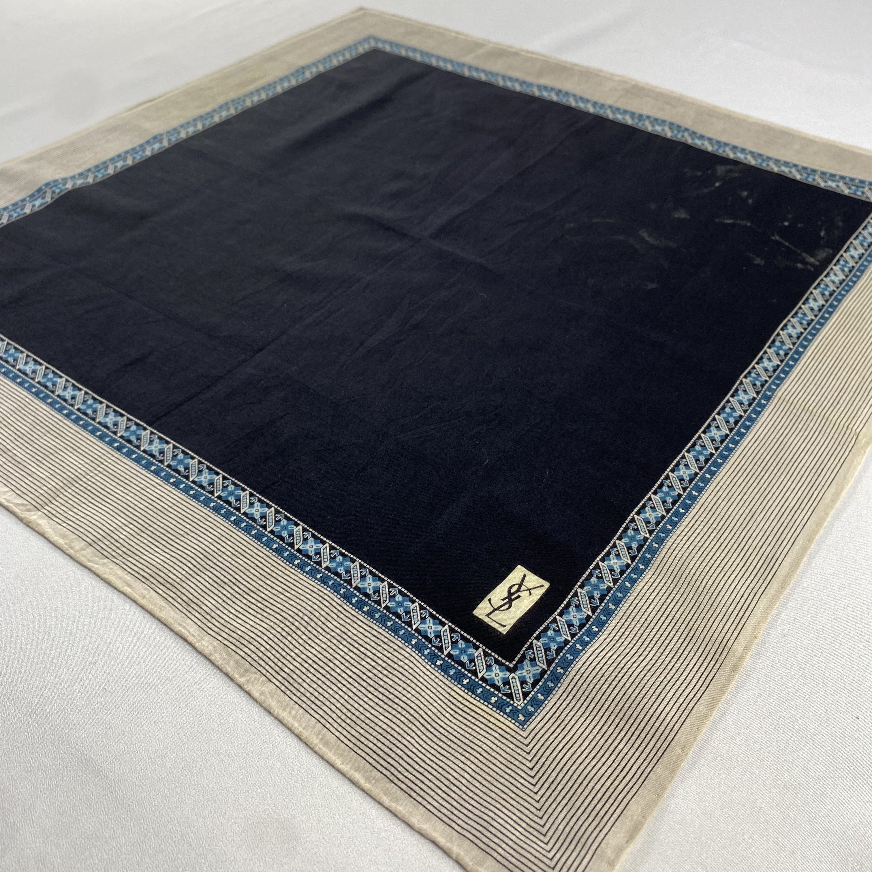 Vintage Yves Saint Laurent Bandana/ Handkerchief / Neckerchief-P1299 Size ONE SIZE - 2 Thumbnail