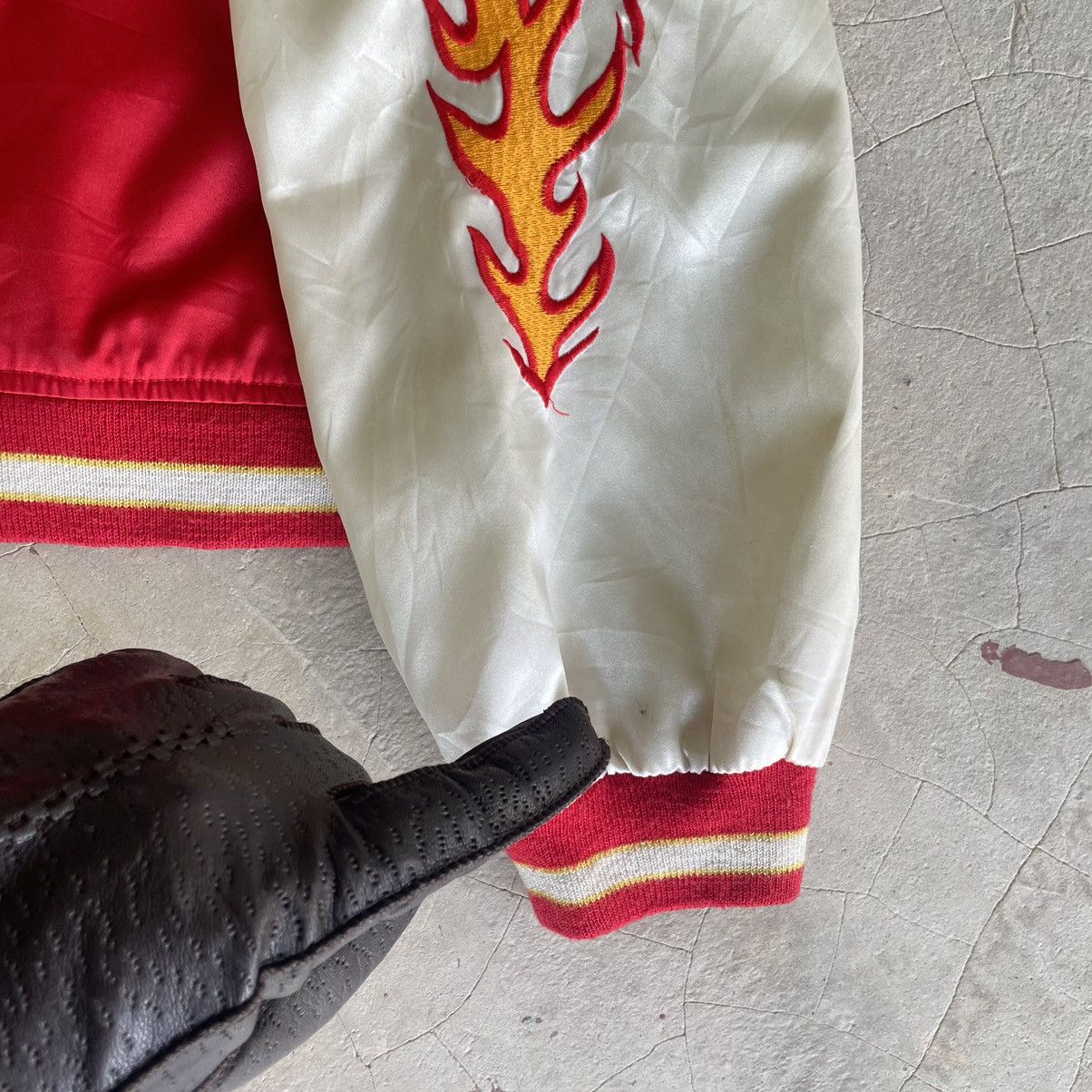 Hysteric Glamour Red Hot Devil Flame Embroidery Sukajan Souvier Bomber Jacket Size US S / EU 44-46 / 1 - 16 Thumbnail
