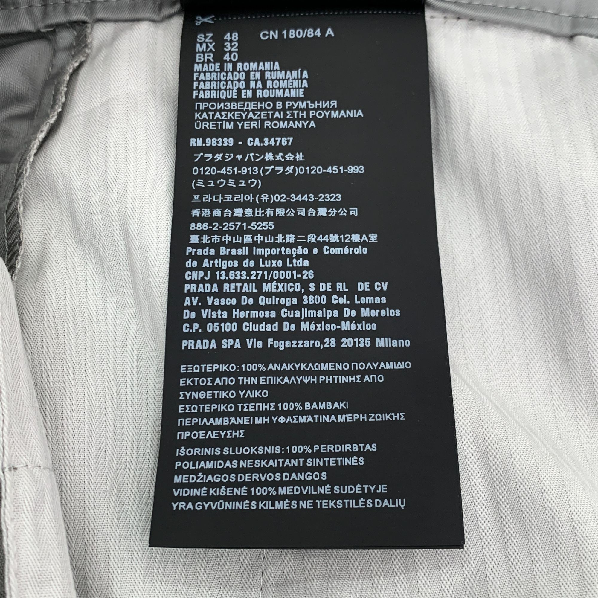 Prada Prada S-Class H9996 Grey Casual Shorts Size 48 M Triangle La Size US 32 / EU 48 - 6 Thumbnail