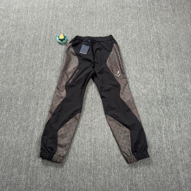 LOUIS VUITTON 2054 Heat-sensing full-print Logo sweatpants