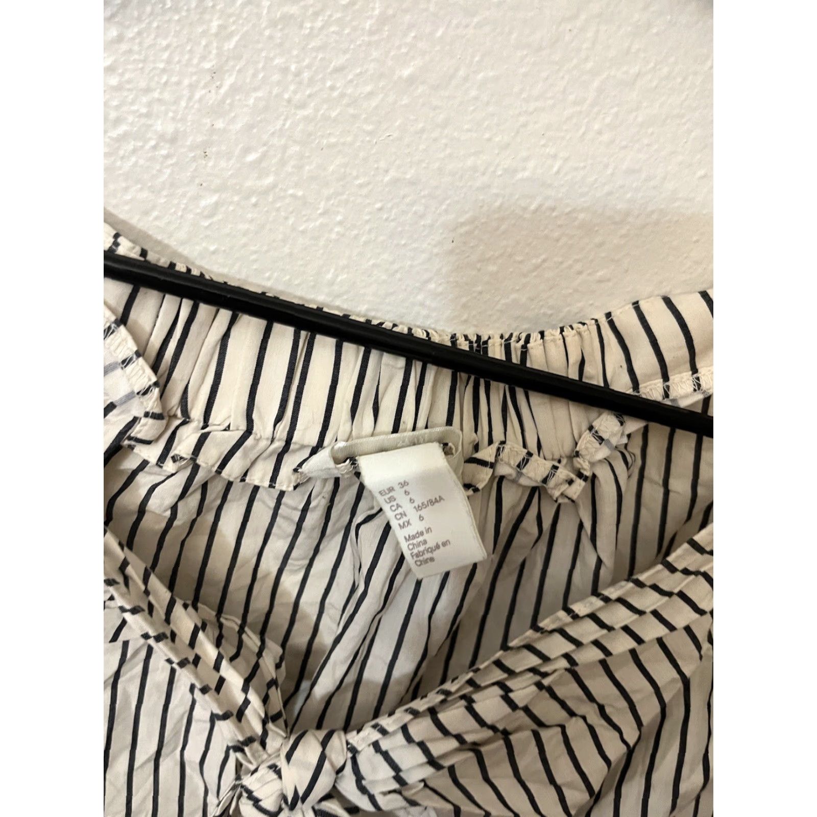 H&M H&M Women Off Shoulder Tie Front White Striped Blouse 6 Size M / US 6-8 / IT 42-44 - 2 Thumbnail