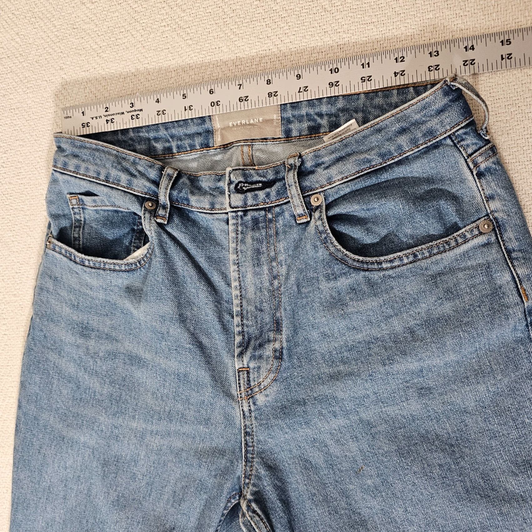 Everlane Everlane The Curvy Cheeky Jean Medium Wash Crop 28 Blue Cropped Jeans | Size 28 | Regular Fit Size 28" / US 6 / IT 42 - 6 Thumbnail