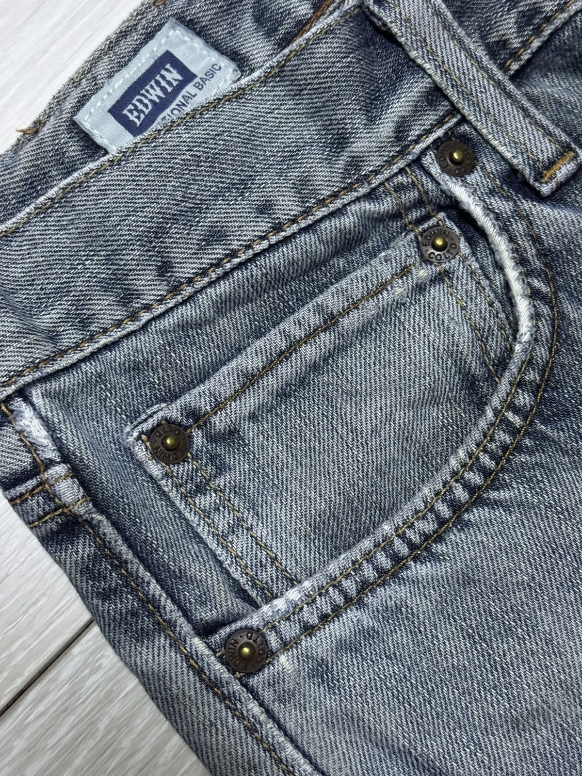 Edwin Vintage Edwin 403 Denim Distressed Loose Jeans Size US 32 / EU 48 - 9 Thumbnail