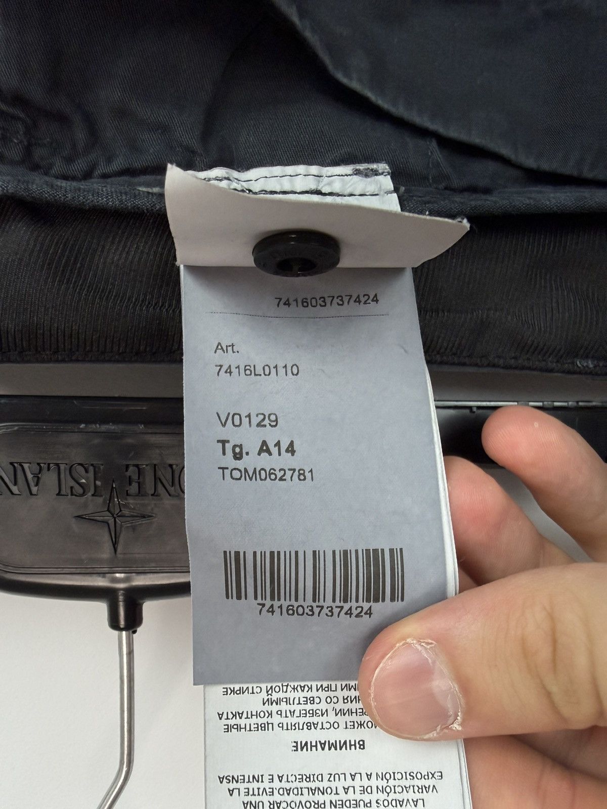 Stone Island Black Stone Island cargo shorts Size US 29 - 9 Thumbnail
