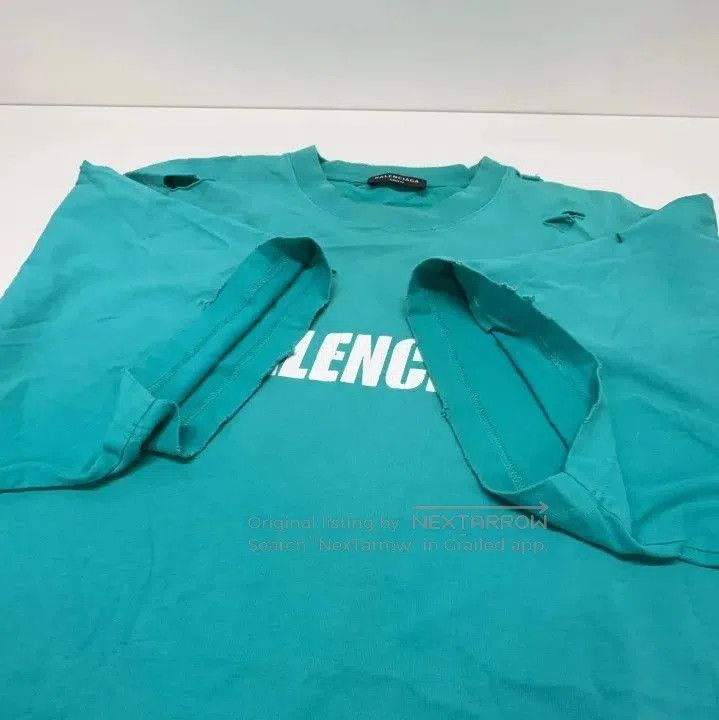 Balenciaga Balenciaga Distressed Logo Short Sleeve T. Size US XS / EU 42 / 0 - 6 Thumbnail