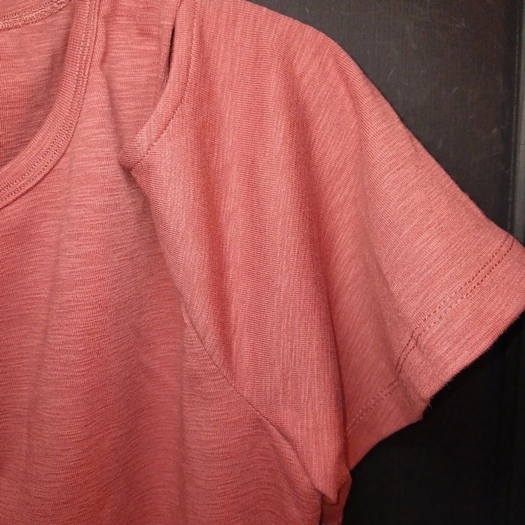 Other Doe & Rae, ladies Dusty rose, cold shoulder, top. nwot Size L / US 10 / IT 46 - 6 Thumbnail