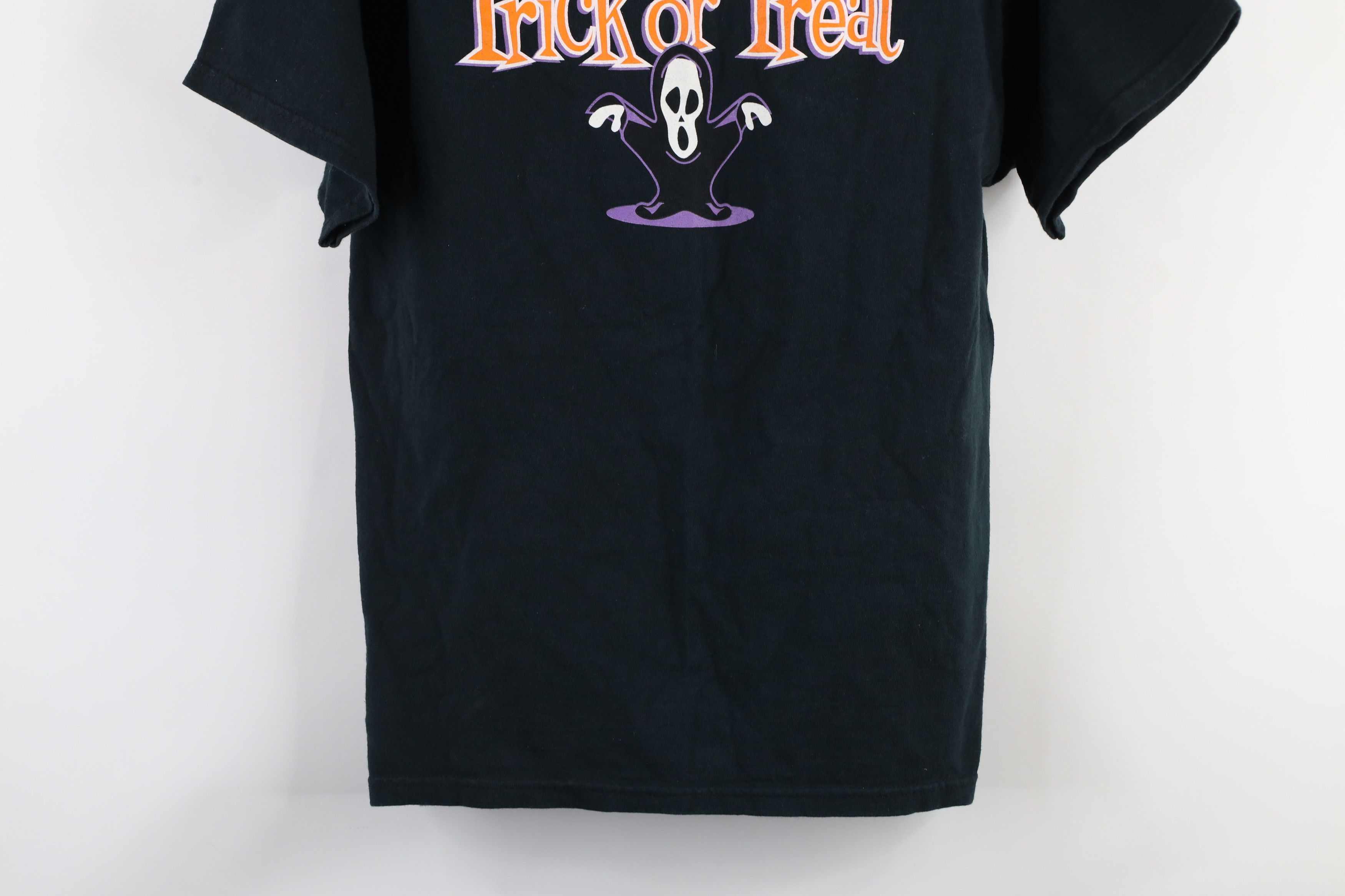 Vintage Vintage 90s Halloween Trick or Treat Scream T-Shirt Black Size US M / EU 48-50 / 2 - 3 Thumbnail