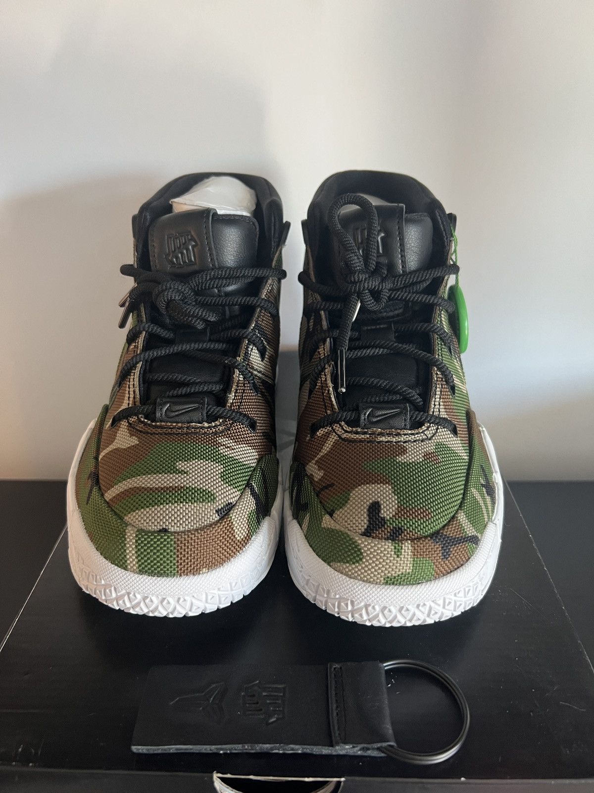 Nike NIKE KOBE 1 PROTRO X UNDEFEATED Size US 7 / EU 40 - 2 Thumbnail