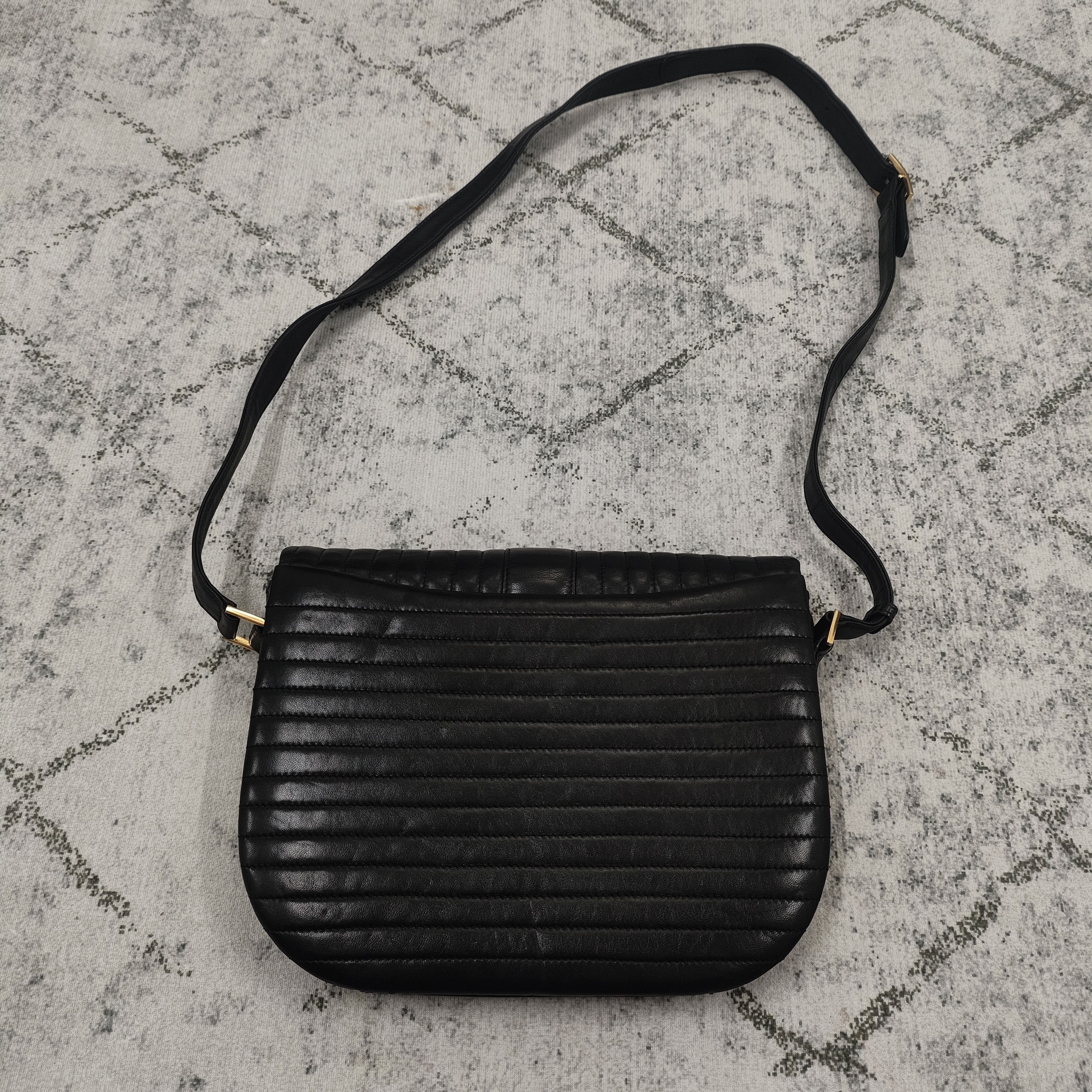 Givenchy × Vintage Vintage Givenchy quilted Lambskin leather Flap crossbody Size ONE SIZE - 8 Thumbnail