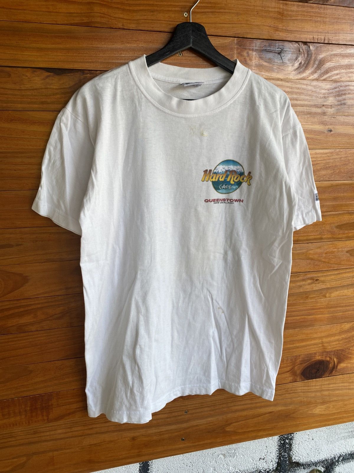 Hard Rock Cafe Vintage Hard Rock Cafe Queenstown New Zealand White Graphic Size US S / EU 44-46 / 1 - 10 Thumbnail