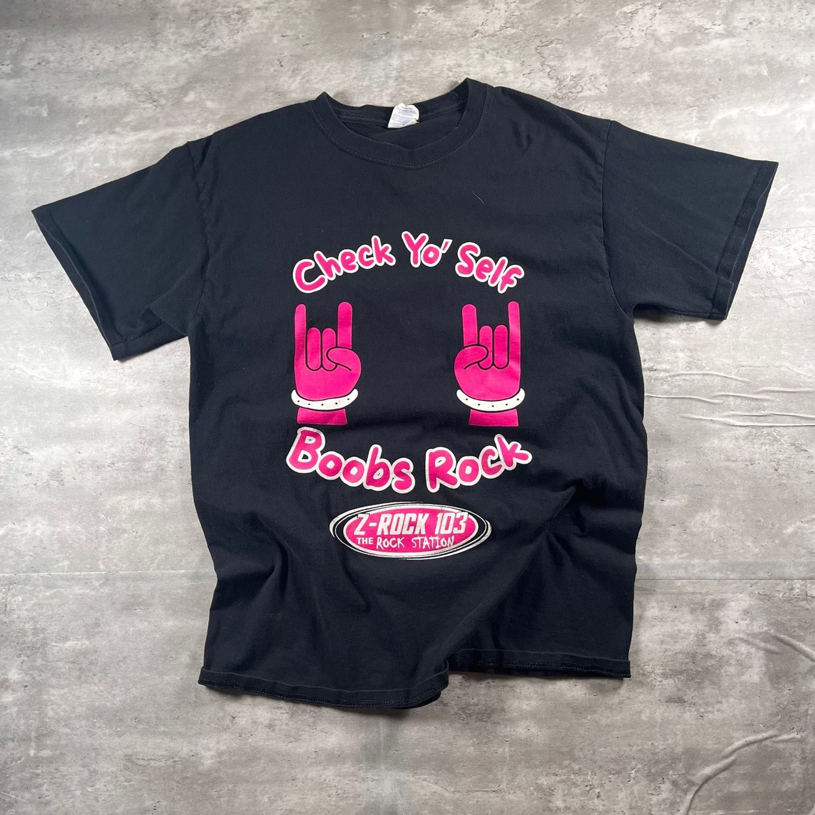 Gildan B**bs rock t shirt Size US L / EU 52-54 / 3 - 1 Thumbnail